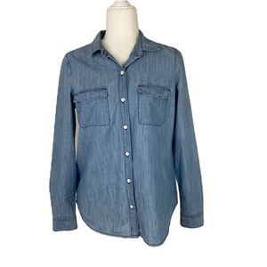 Old Navy Classic chambray medium wash women’s button down shirt Size S